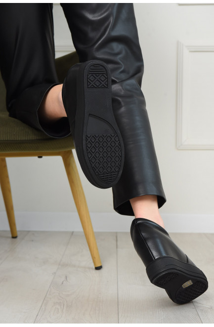 Туфли-сникерсы женские демисезонные черного цвета 154193L