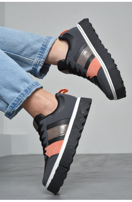 Кроссовки женские черного цвета на шнуровке 170677L