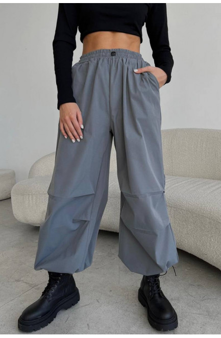 Спортивные штаны женские серого цвета 172768L