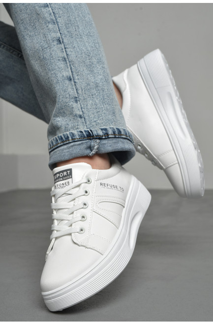 Кросівки жіночі білого кольору на шнурівці 174251L