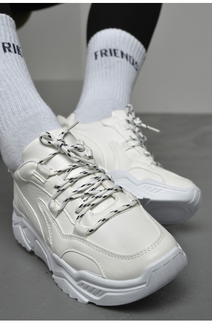 Кросівки жіночі білого кольору на шнурівці 174266L