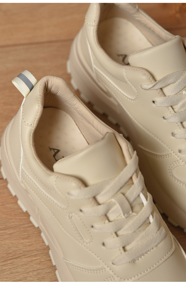 Кроссовки женские бежевого цвета на шнуровке 176882L