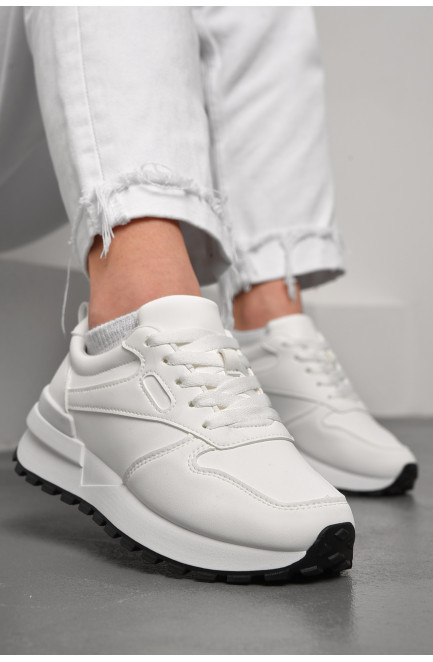 Кросівки жіночі білого кольору на шнурівці 176889L