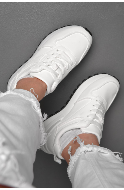 Кросівки жіночі білого кольору на шнурівці 176889L