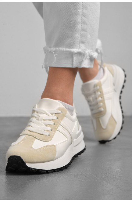 Кросівки жіночі біло-бежевого кольору на шнурівці 176935L