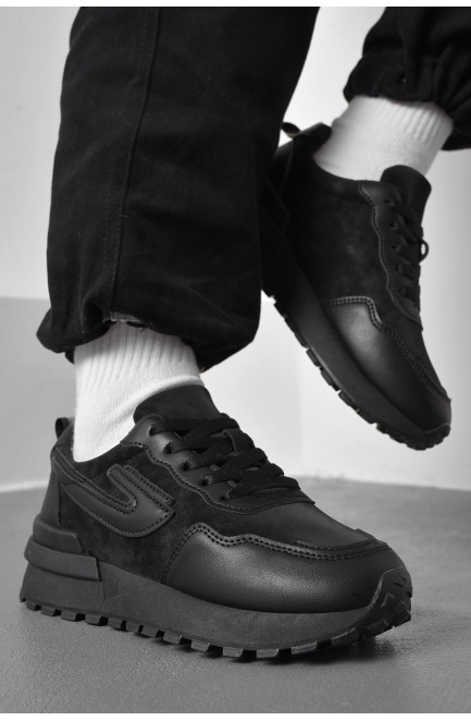 Кросівки жіночі чорного кольору на шнурівці 176937L