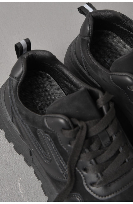 Кросівки жіночі чорного кольору на шнурівці 176937L