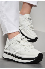 Кросівки жіночі білого кольору на шнурівці 177493L