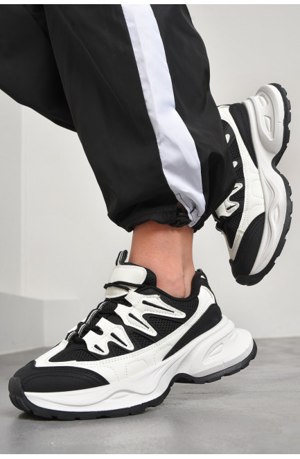 Кросівки жіночі чорно-білого кольору на шнурівці 178102L