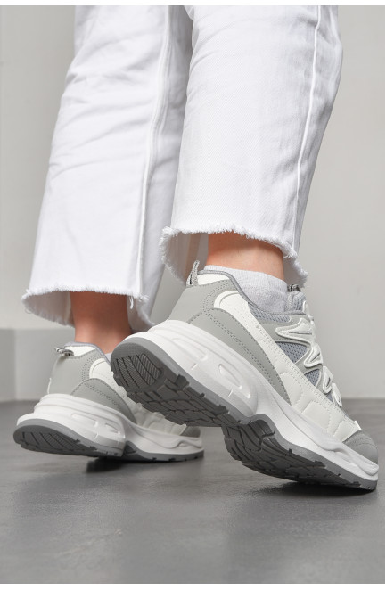 Кросівки жіночі сірого кольору на шнурівці 178105L