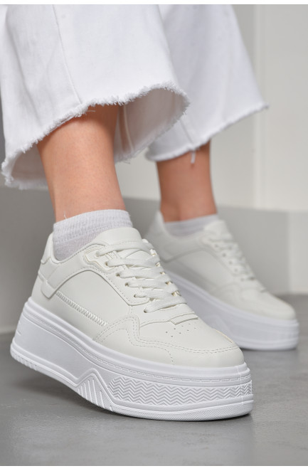 Кросівки жіночі білого кольору на шнурівці 178116L
