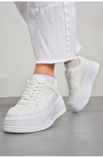 Кросівки жіночі білого кольору на шнурівці 178116L