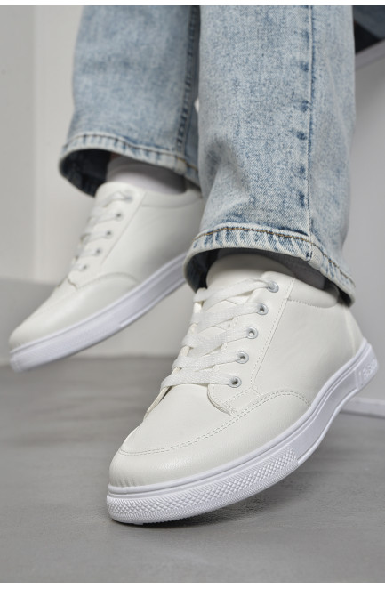 Кросівки жіночі білого кольору на шнурівці 178193L