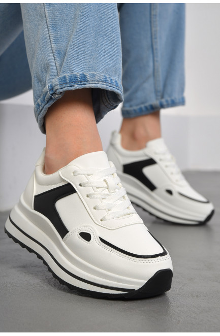 Кросівки жіночі білого кольору на шнурівці 178391L