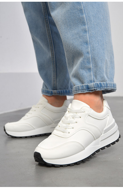 Кросівки жіночі білого кольору на шнурівці 178395L