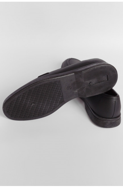 Туфли-лоферы женские черного цвета 178673L