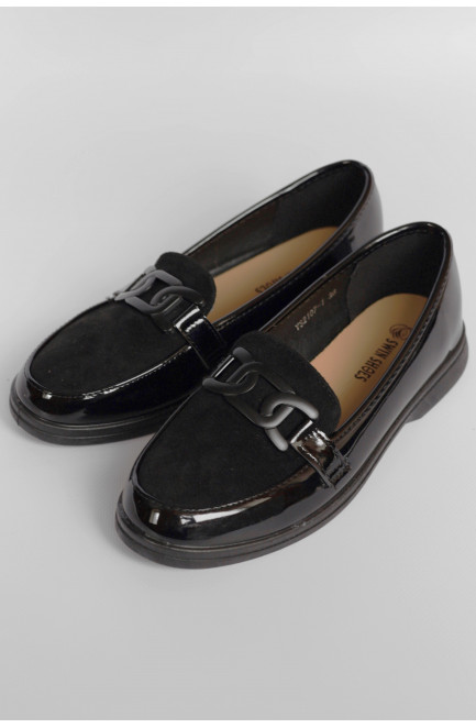 Туфли-лоферы женские черного цвета 178677L