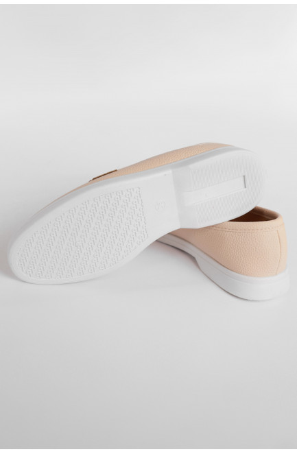 Туфлі-лофери жіночі світло-бежевого кольору 178764L