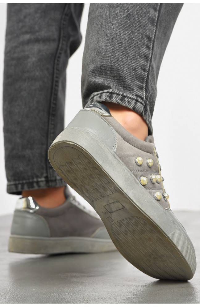 Кроссовки женские серого цвета на шнуровке 192495L