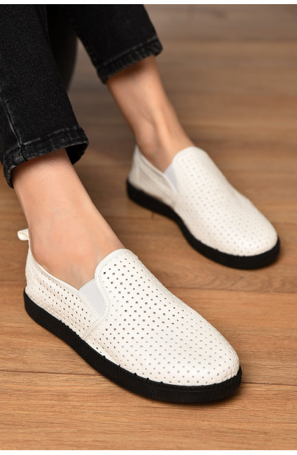 Мокасины женские белого цвета 202482L