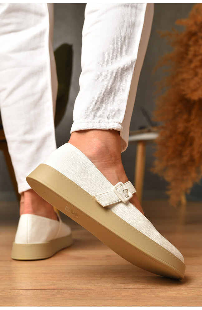 Лоферы женские белого цвета 205134L