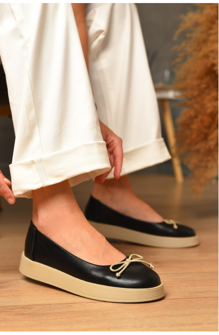 Лоферы женские черного цвета 205140L