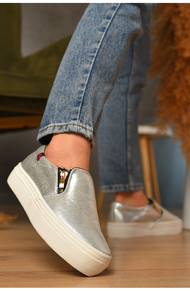 Слипоны женские серебристого цвета 207433L