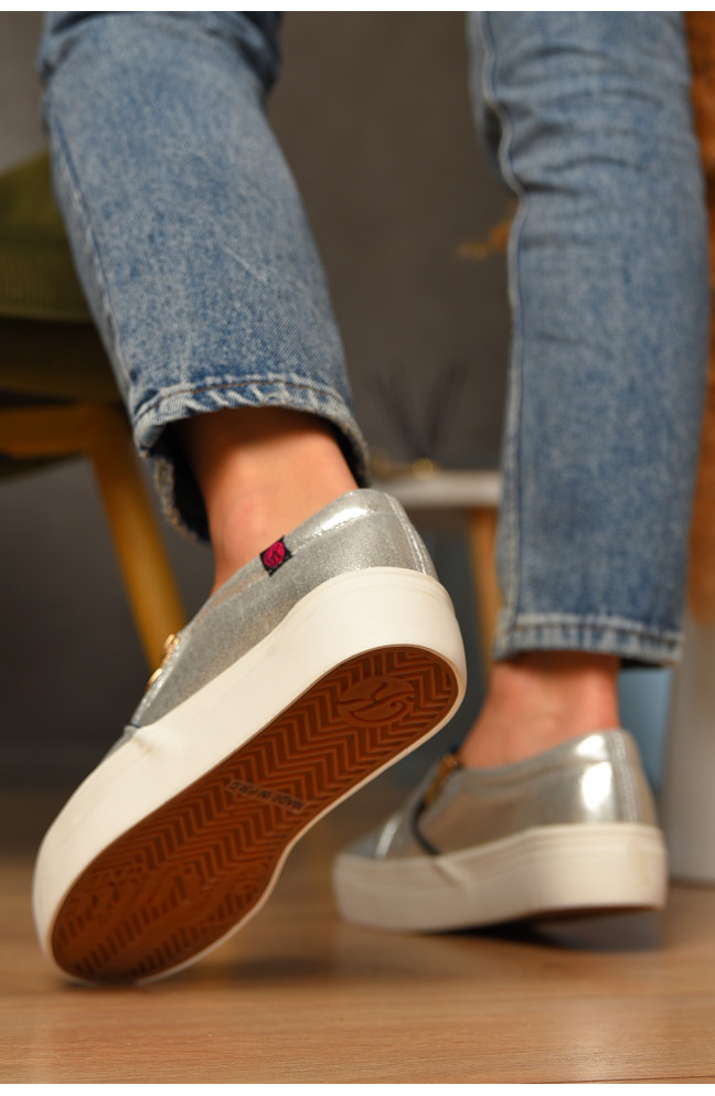 Слипоны женские серебристого цвета 207433L