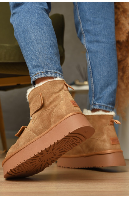 Угги женские на меху песочного цвета 207605L Угги женские на меху песочного цвета 207605L