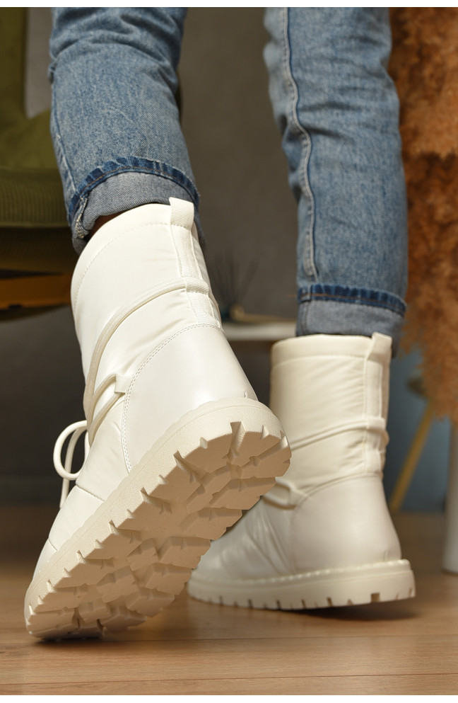 Дутики женские на меху белого цвета 207632L