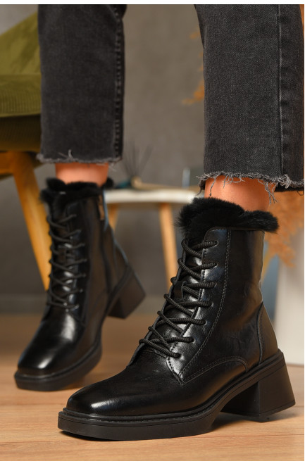Ботинки женские зимние на меху черного цвета 207633L