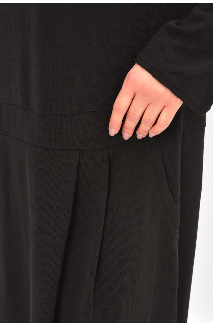 Платье женское однотонное полубатальное черного цвета 208189L