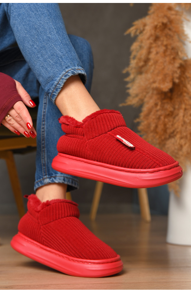 Домашние тапочки женские на меху красного цвета 208363L