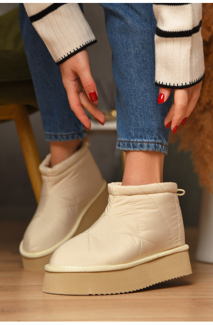 Угги женские на меху светло-бежевого цвета 208518L