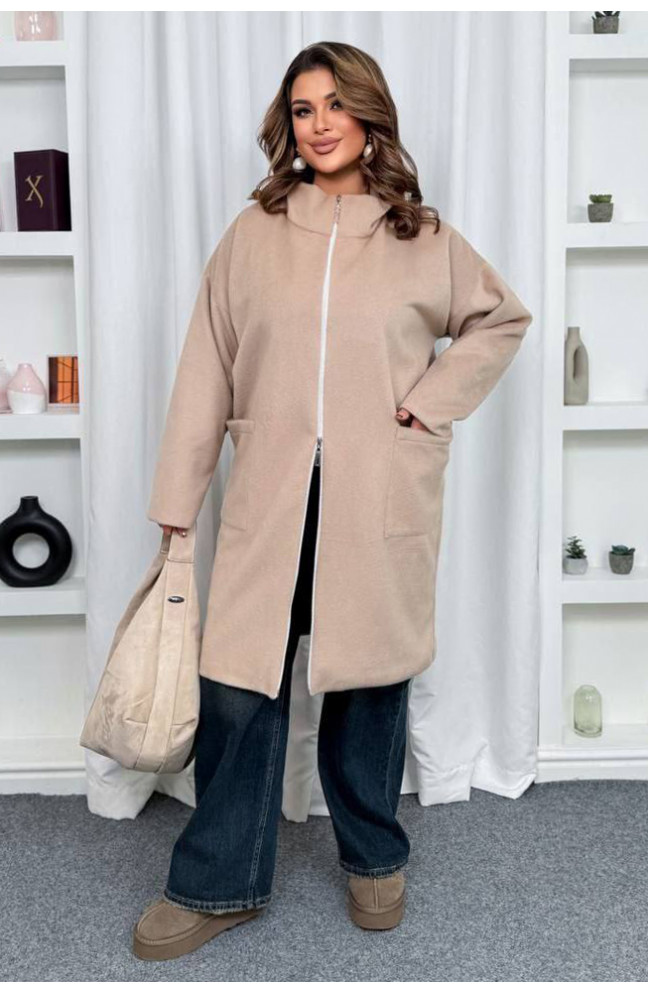 Пальто женское демисезонное полубатальное светло-бежевого цвета 208634L