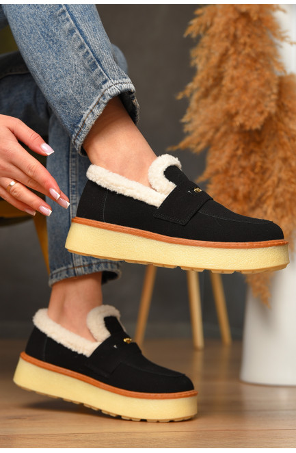 Лоферы женские на меху черного цвета 209329L