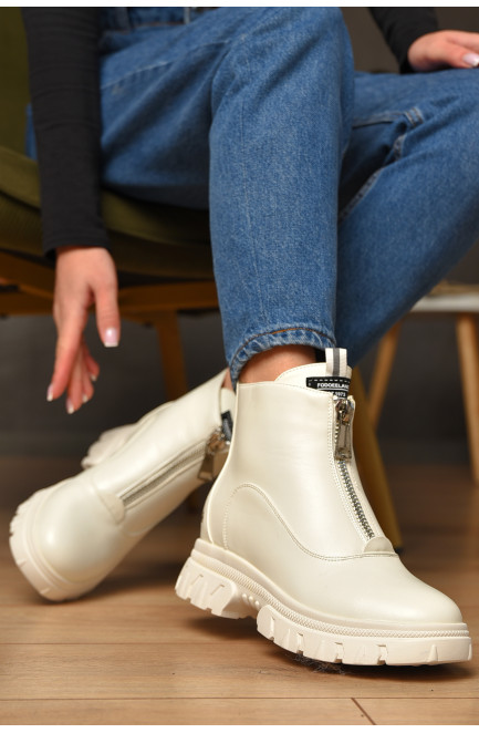 Ботинки женские демисезонные белого цвета 209370L