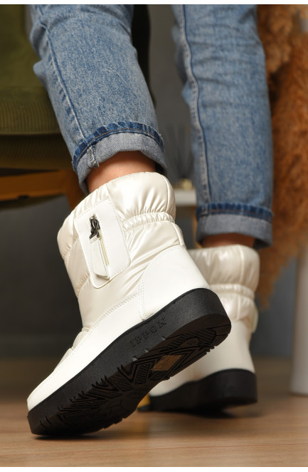 Дутики женские на меху белого цвета 209398L