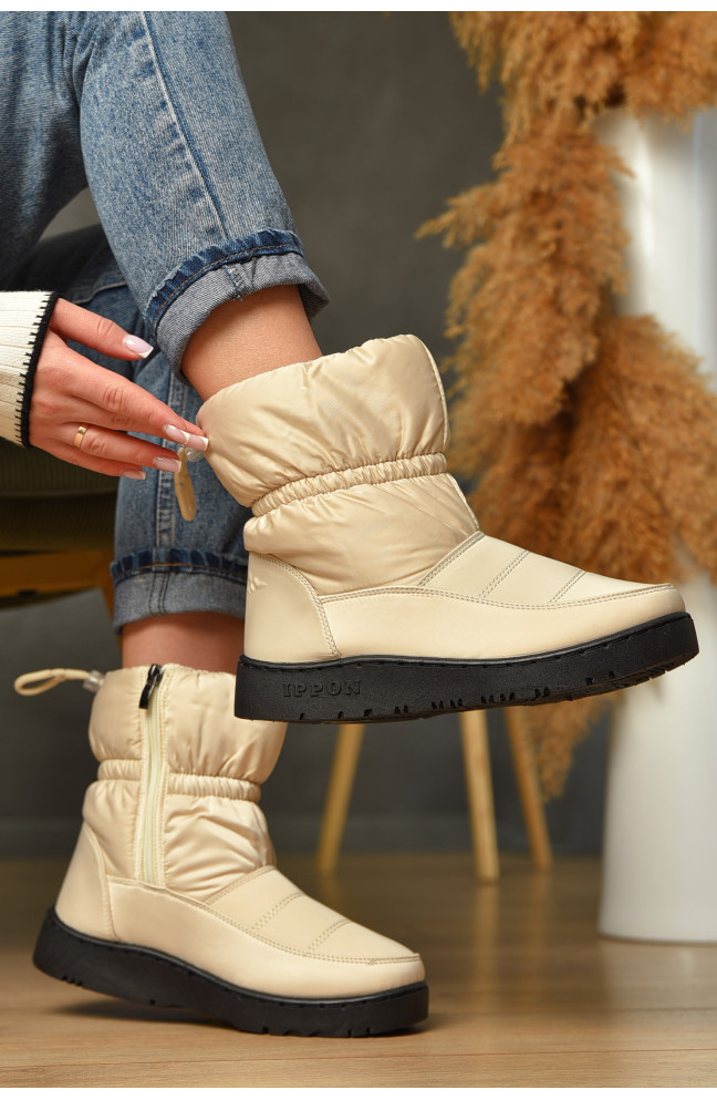 Дутики женские на меху бежевого цвета 209400L