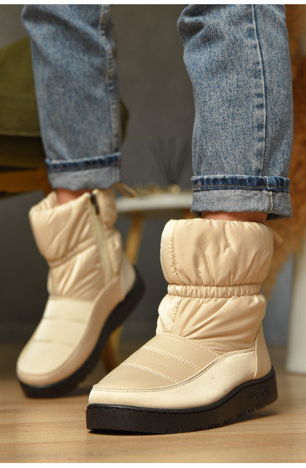 Дутики женские на меху бежевого цвета 209400L