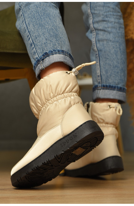 Дутики женские на меху бежевого цвета 209400L