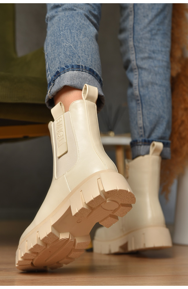 Ботинки женские зимние светло-бежевого цвета 209423L