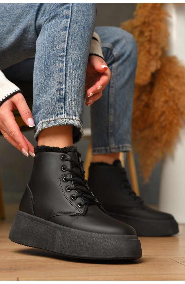 Ботинки женские зимние черного цвета 209425L