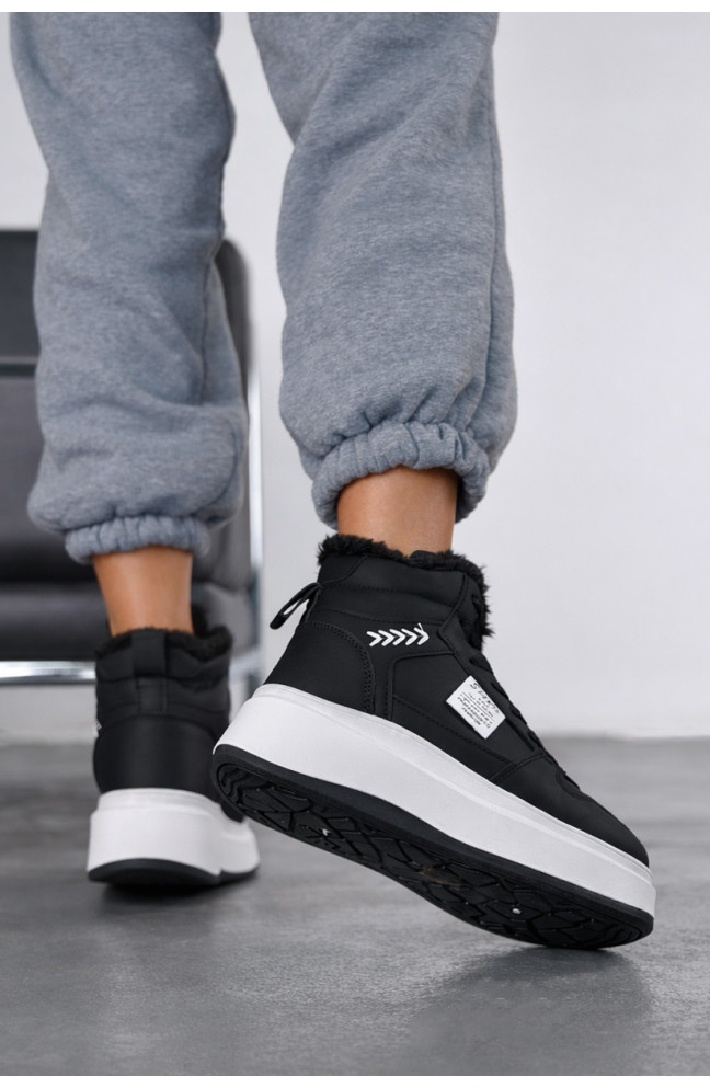 Кроссовки зимние женские черного цвета 209947L