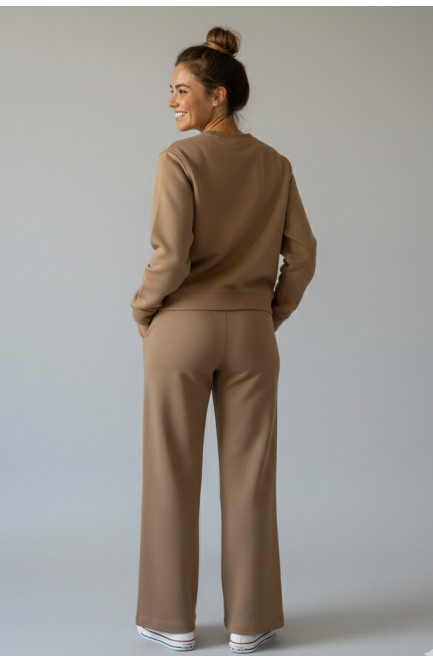 Спортивный костюм женский бежевого цвета 210086L