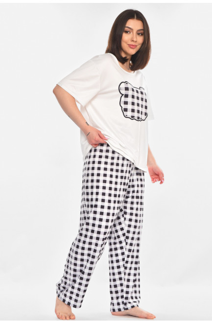 Пижама женская полубатальная белого цвета с принтом 210878L