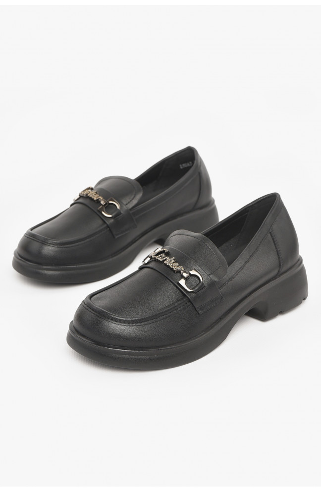 Туфли-лоферы женские черного цвета 210981L
