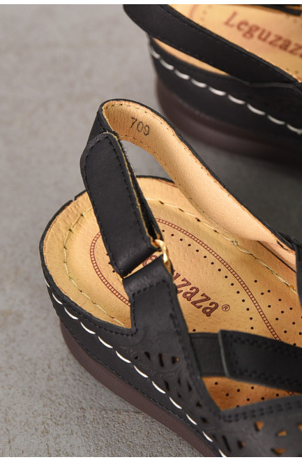 Босоножки женские черного цвета 211011L