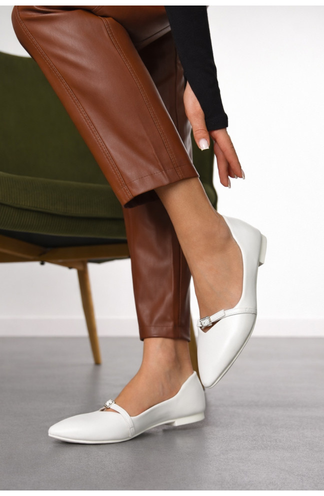Балетки женские белого цвета 211015L