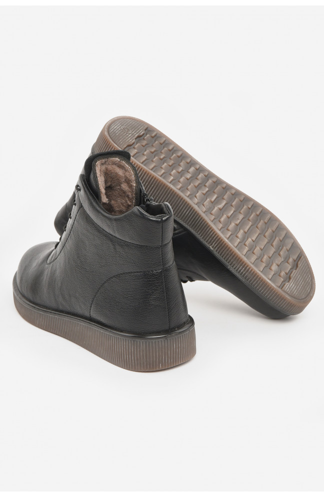 Ботинки женские зимние черного цвета 211060L